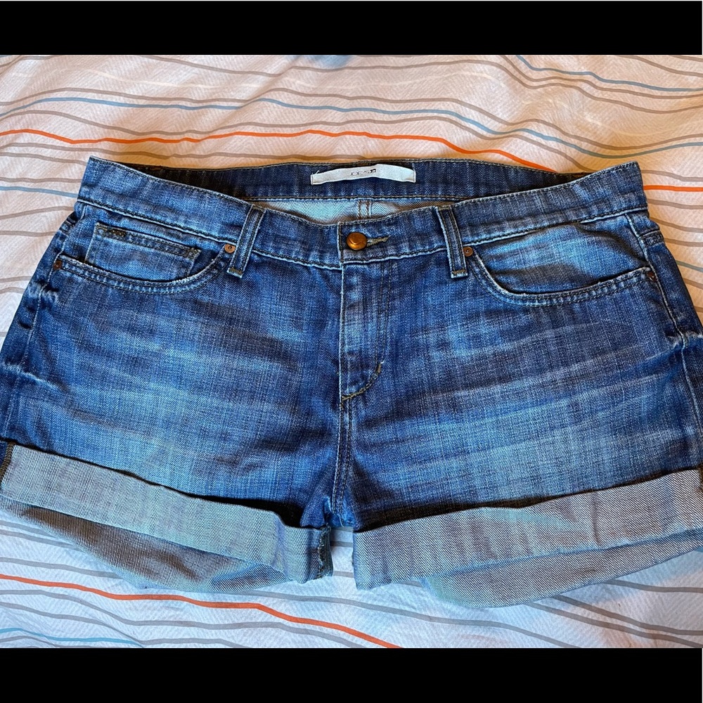 Joe’s Jeans shorts. Used in great condition. Size 32